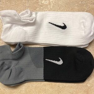 Nike no- show socks. New never worn. 2 pair